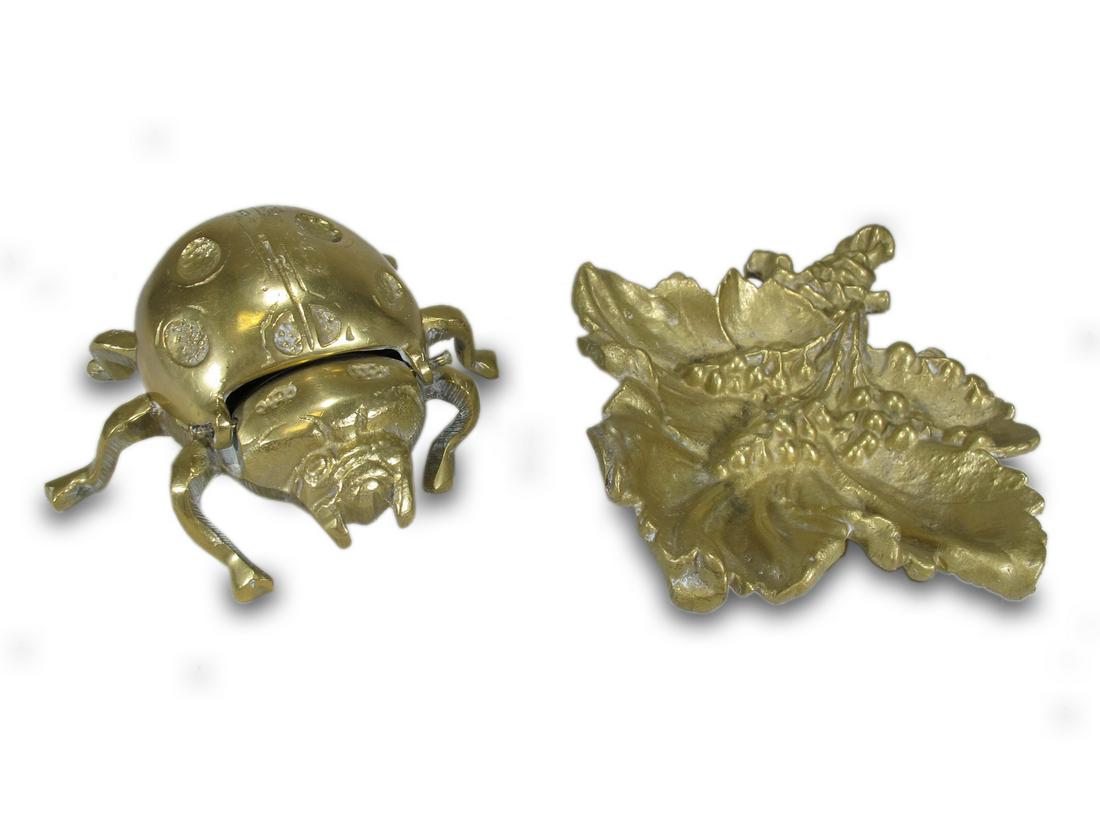 Ladybug & leaf shape bronze ashtrays (1 of 7)