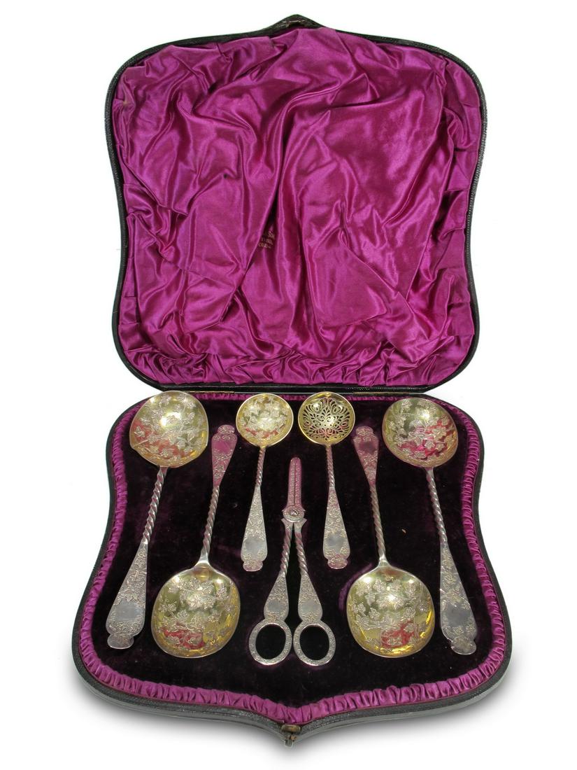 Antique English silver set with the original box (1 of 9)