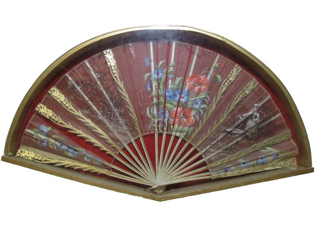 Vintage Spanish hand painted fan in a box (1 of 8)