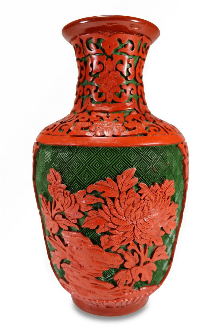 Vintage Chinese cinnabar vase (1 of 4)