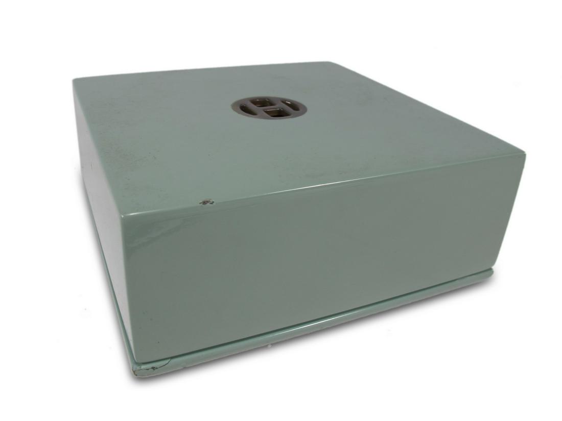 Hermes lacquer square box: Hermes lacquer square box. 2 H x 5 W x 5 D. ANY INVOICE OVER $ 2,000.00 WE WILL ACCEPT PAYMENTS ONLY THROUGH CHECK OR BANK WIRE TRANSFER, SAME FOR INTERNATIONAL BUYERS. IF YOU PAY ONLINE WE WILL REFUN