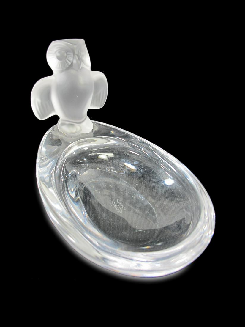 Sevres, France crystal ashtray: Sevres, France crystal ashtray. 4 3/8 H x 6 5/8 W x 4 D. ANY INVOICE OVER $ 2,000.00 WE WILL ACCEPT PAYMENTS ONLY THROUGH CHECK OR BANK WIRE TRANSFER, SAME FOR INTERNATIONAL BUYERS. IF YOU PAY ONLINE 