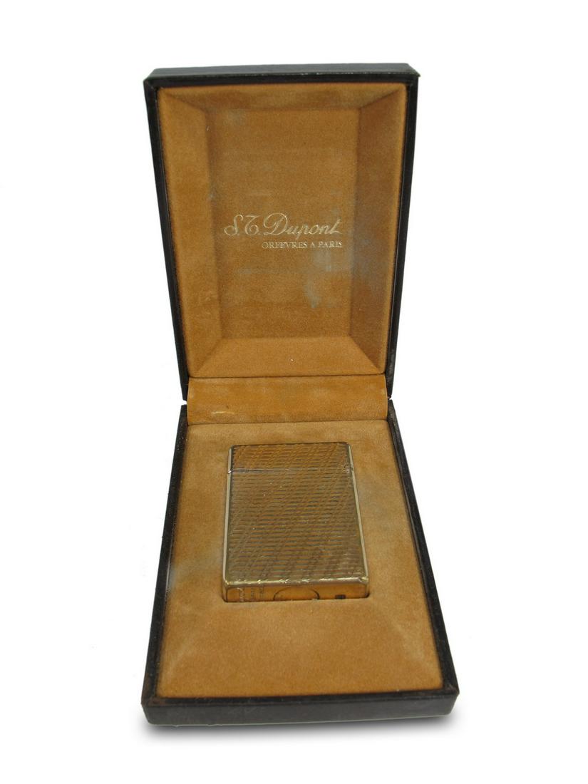 Vintage St Dupont lighter in a box (1 of 5)