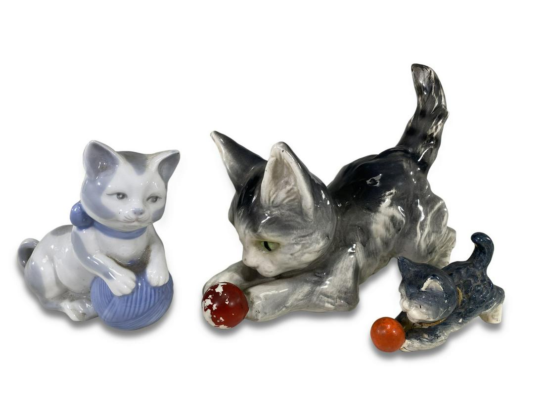 Vintage German & Japanese ceramic cats playing (1 of 7)