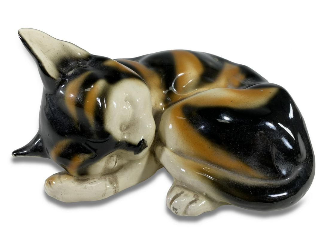 Vintage Japanese ceramic cat sleeping (1 of 4)