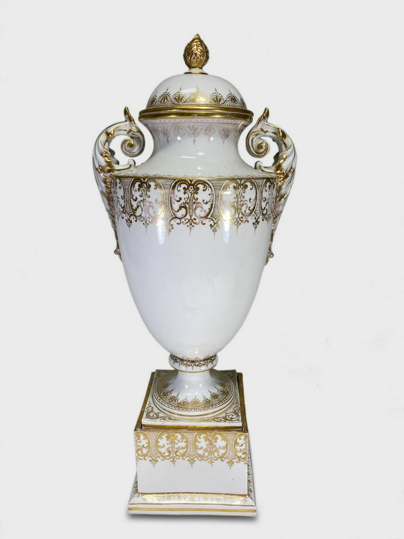 Antique German Dresden porcelain urn (1 of 8)