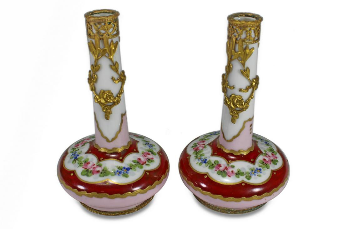 French Sevres Chateau de Tours pair of porcelain & bronze vases: French Sevres Chateau de Tours pair of porcelain & bronze vases. 4 1/2 H x 2 5/8 W. TO SHIP THIS ITEM IN USA OR INTERNATIONAL, PLEASE CONTACT THE SHIPPERS : 1) UPS store1937- David Reiser -754-263-078