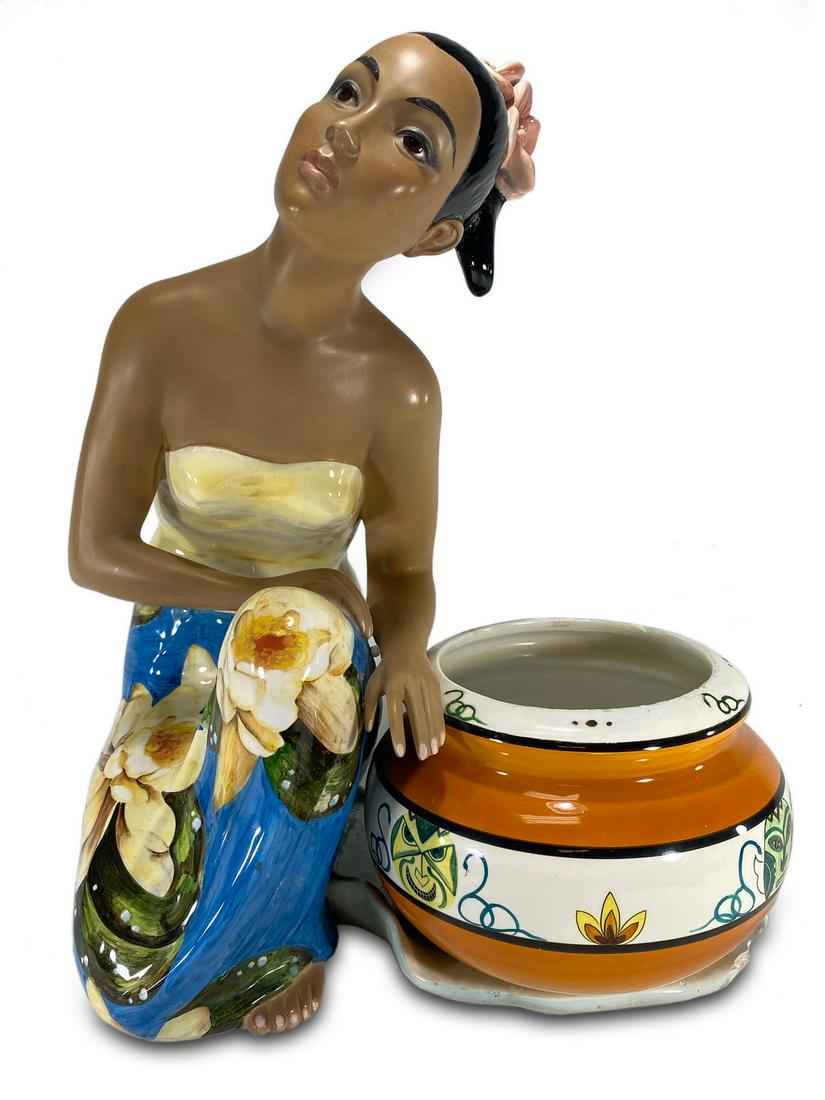 Vintage faience woman statue (1 of 11)