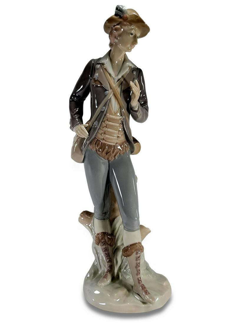Lladro man porcelain statue (1 of 6)