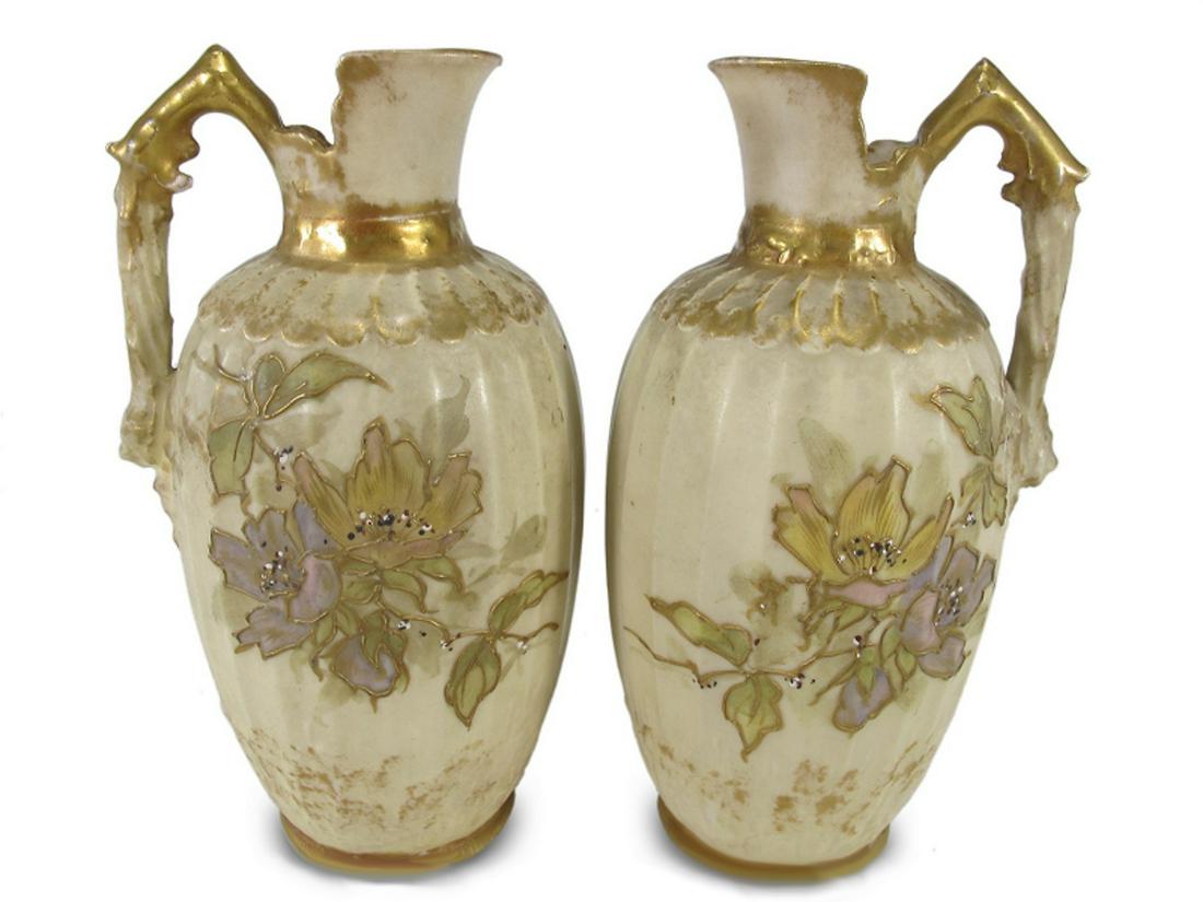 Probably Royal Worcester pair of porcelain jugs: Probably Royal Worcester pair of porcelain jugs. 5 3/4 H x 3 W. TO SHIP THIS ITEM IN USA OR INTERNATIONAL, PLEASE CONTACT THE SHIPPERS : 1) UPS store1937- David Reiser -754-263-0780, auctions1937@gmai