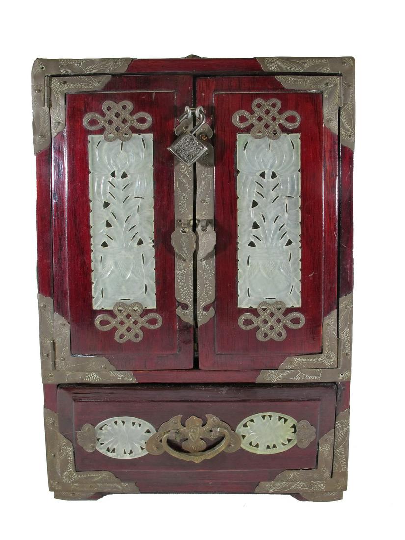 Vintage Chinese jewelry miniature cabinet (1 of 8)