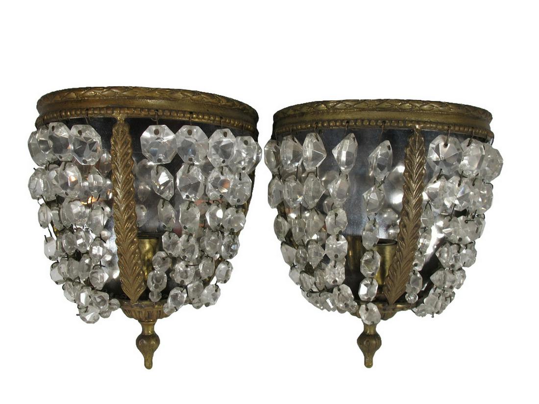 Antique pair of French bronze & glass sconces: Antique pair of French bronze & glass sconces . 8 1/2 H x 7 W x 3 3/4 D. TO SHIP THIS ITEM IN USA OR INTERNATIONAL, PLEASE CONTACT THE SHIPPERS : 1) UPS store1937- David Reiser -754-263-0780, auctions
