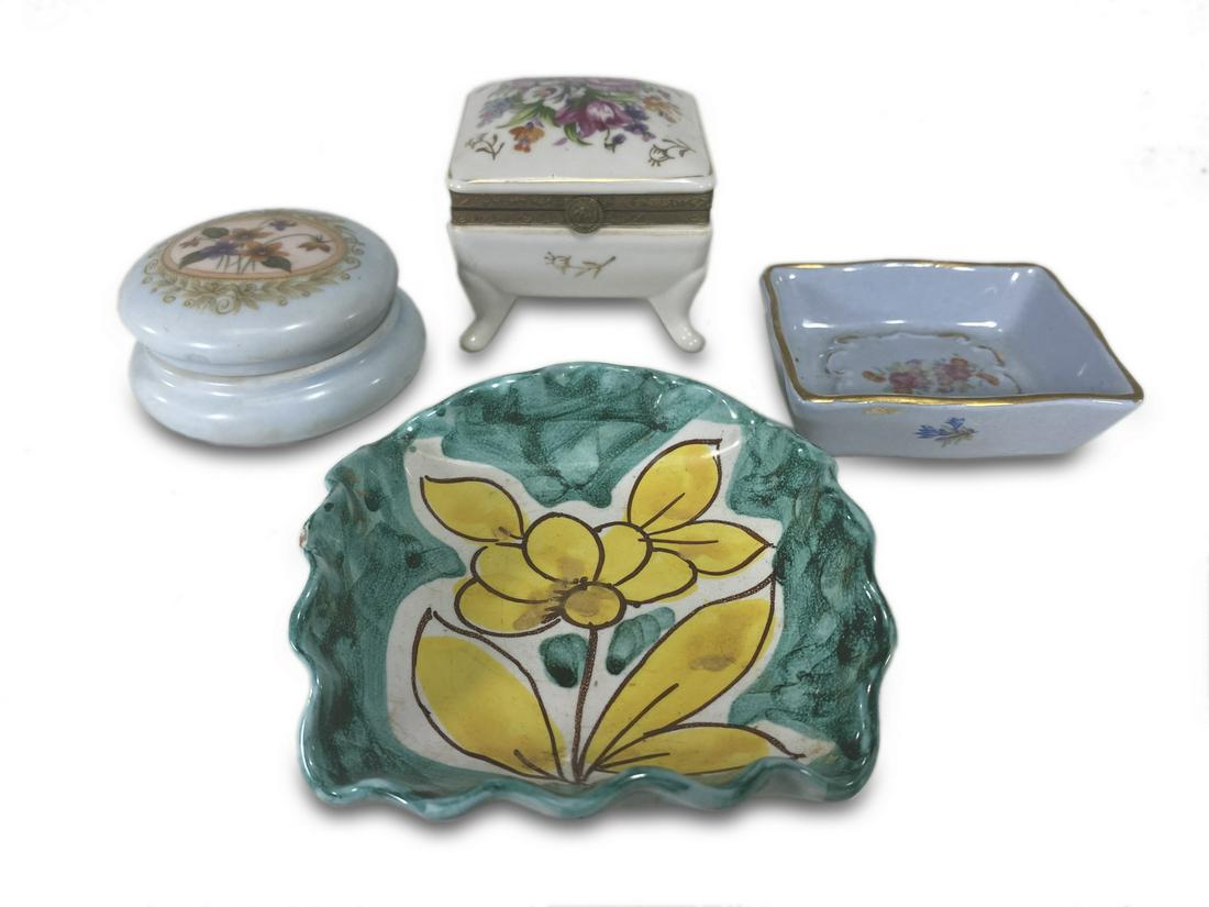 Set of 4 porcelain boxes & trays: Set of 4 porcelain boxes & trays. Bigger: 2 3/8 H x 2 3/4 W x 2 5/8 D. TO SHIP THIS ITEM IN USA OR INTERNATIONAL, PLEASE CONTACT THE SHIPPERS : 1) UPS store1937- David Reiser -754-263-0780, auctions19