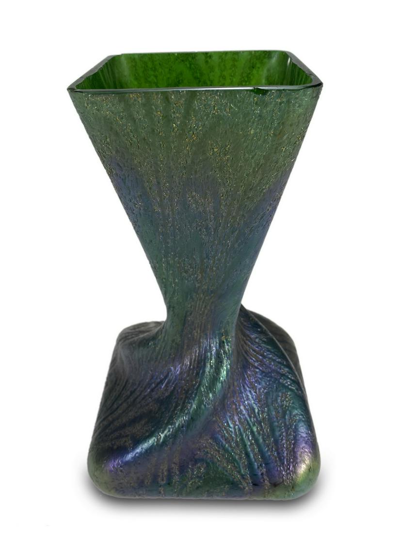 Vintage French iridescent glass vase: Vintage French iridescent glass vase. 7 1/4 H x 4 3/8 W x 4 3/8 D. TO SHIP THIS ITEM IN USA OR INTERNATIONAL, PLEASE CONTACT THE SHIPPERS : 1) UPS store1937- David Reiser -754-263-0780, auctions1937@g