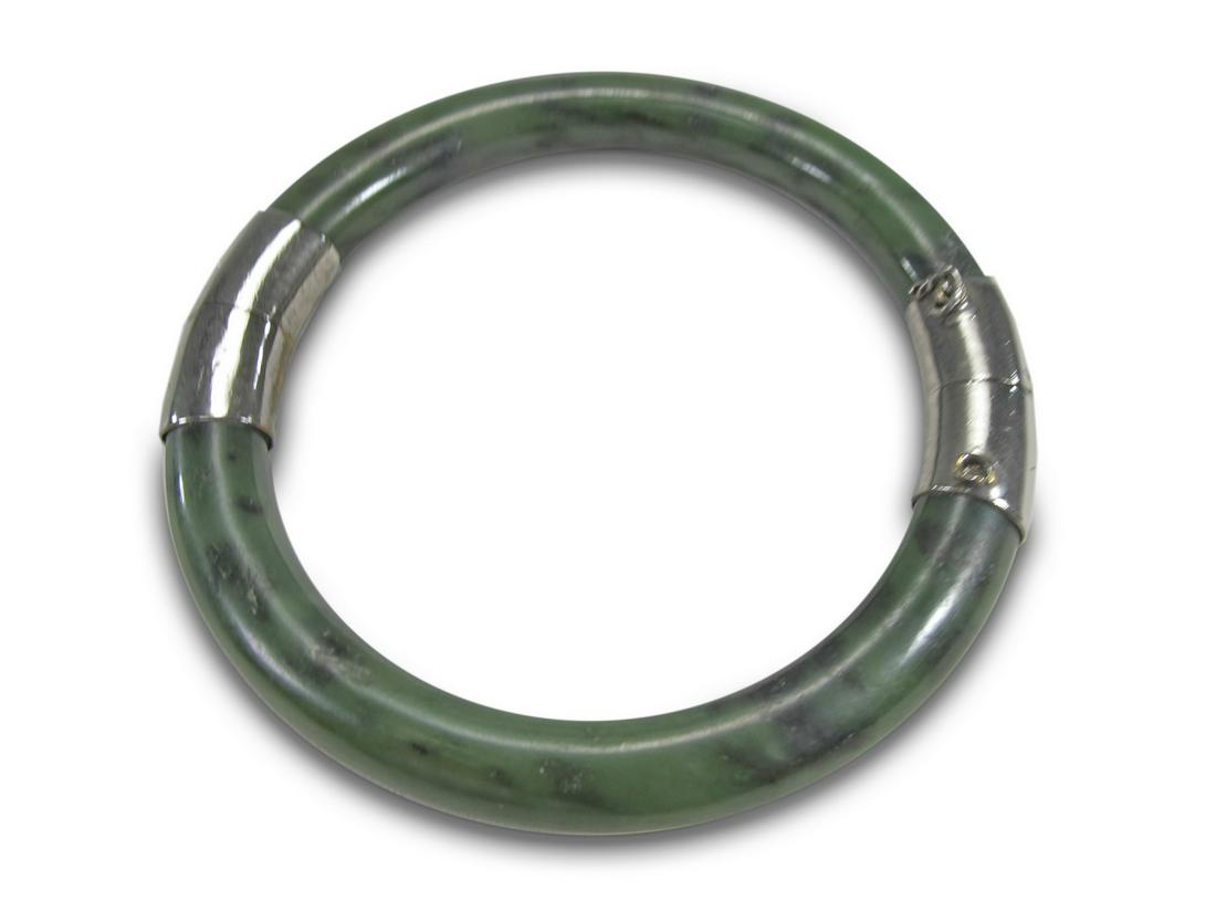 Vintage stone & silverplate bracelet: Vintage stone & silverplate bracelet. 3 W. TO SHIP THIS ITEM IN USA OR INTERNATIONAL, PLEASE CONTACT THE SHIPPERS : 1) UPS store1937- David Reiser -754-263-0780, auctions1937@gmail.com, 2) Pakmail: Me