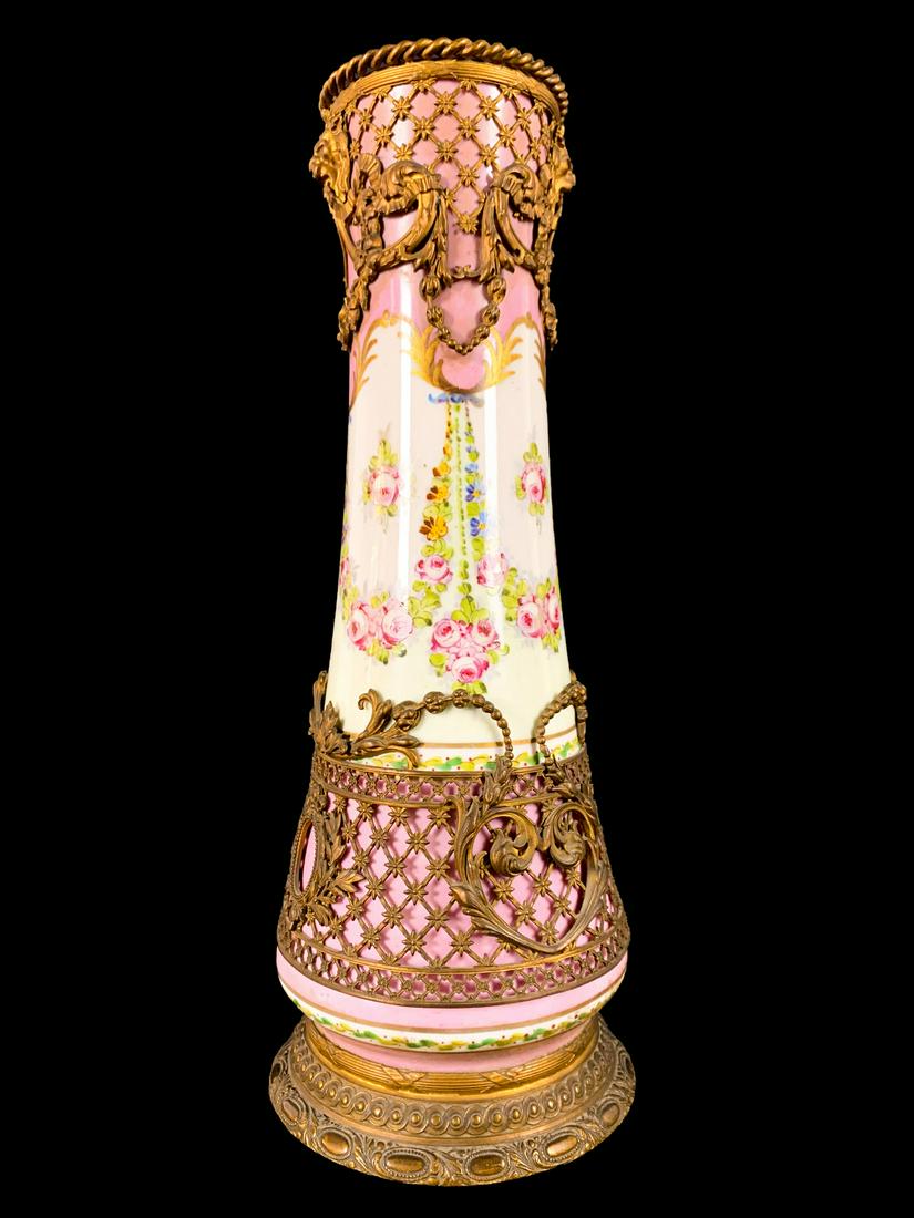 Antique French Sevres porcelain & bronze vase: Antique French Sevres porcelain & bronze vase. 12 1/4 H x 4 1/8 W. TO SHIP THIS ITEM IN USA OR INTERNATIONAL, PLEASE CONTACT THE SHIPPERS : 1) UPS store1937- David Reiser -754-263-0780, auctions1937@g