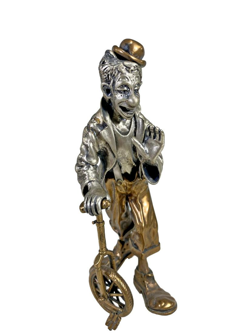 Vittorio Angini, Italian 800 Silver Clown: Vittorio Angini, Italian 800 Silver Clown. 5 1/8 x 1 5/8 x 2 1/2 in. Weight: 249 grams. TO SHIP THIS ITEM IN USA OR INTERNATIONAL, PLEASE CONTACT THE SHIPPERS : 1) UPS store1937- David Reiser -754-263