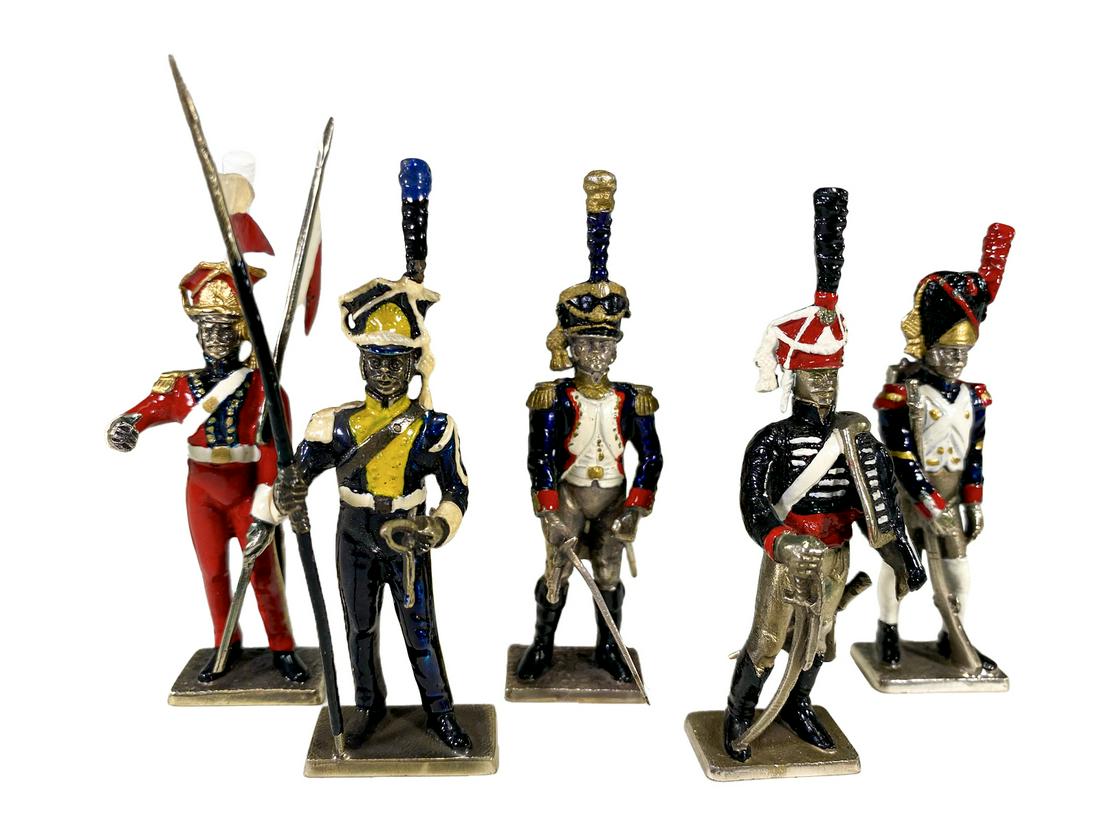 5 Italian 800 Silver & Enamel Soldiers Statues: 5 Italian 800 Silver & Enamel Soldiers Statues. 3 3/8 x1 x 1 in. Weight: 342 grams. TO SHIP THIS ITEM IN USA OR INTERNATIONAL, PLEASE CONTACT THE SHIPPERS : 1) UPS store1937- David Reiser -754-263-078