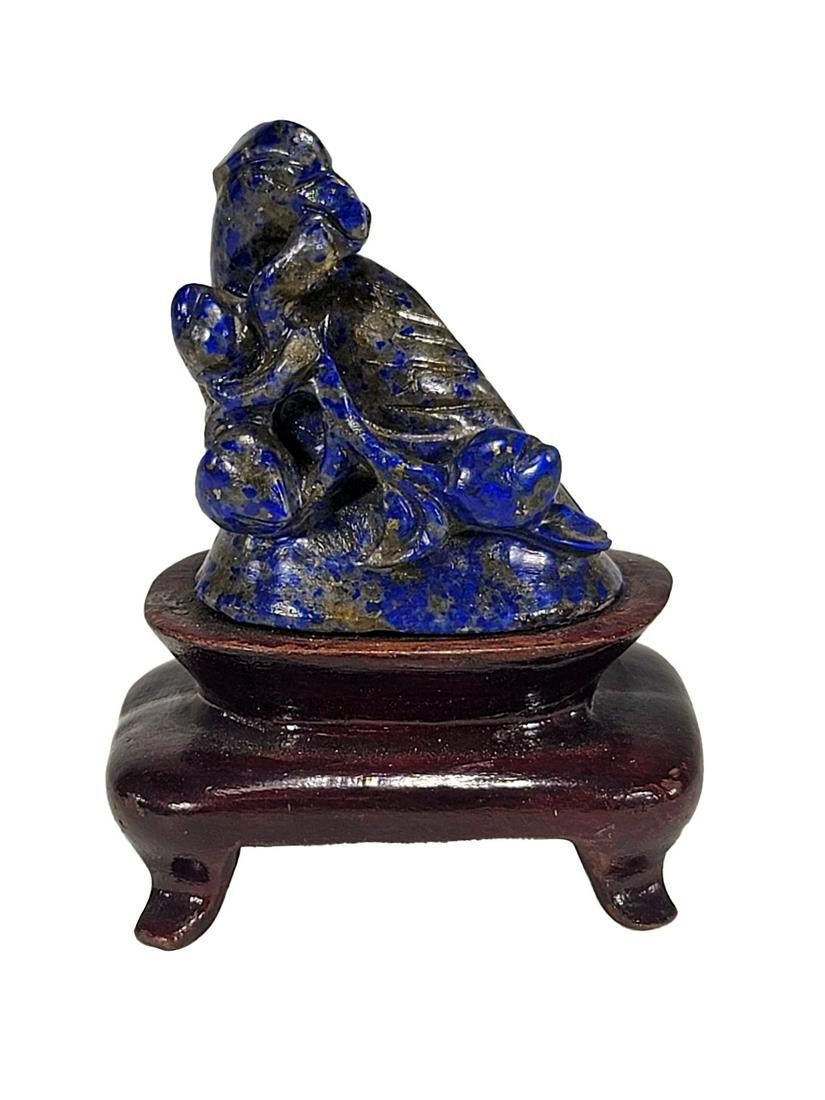 Antique Chinese blue stone bird sculpture: Antique Chinese blue stone bird sculpture. 3 5/8 x 2 3/4 x 1 7/8 in. TO SHIP THIS ITEM IN USA OR INTERNATIONAL, PLEASE CONTACT THE SHIPPERS : 1) UPS store1937- David Reiser -754-263-0780, auctions1937