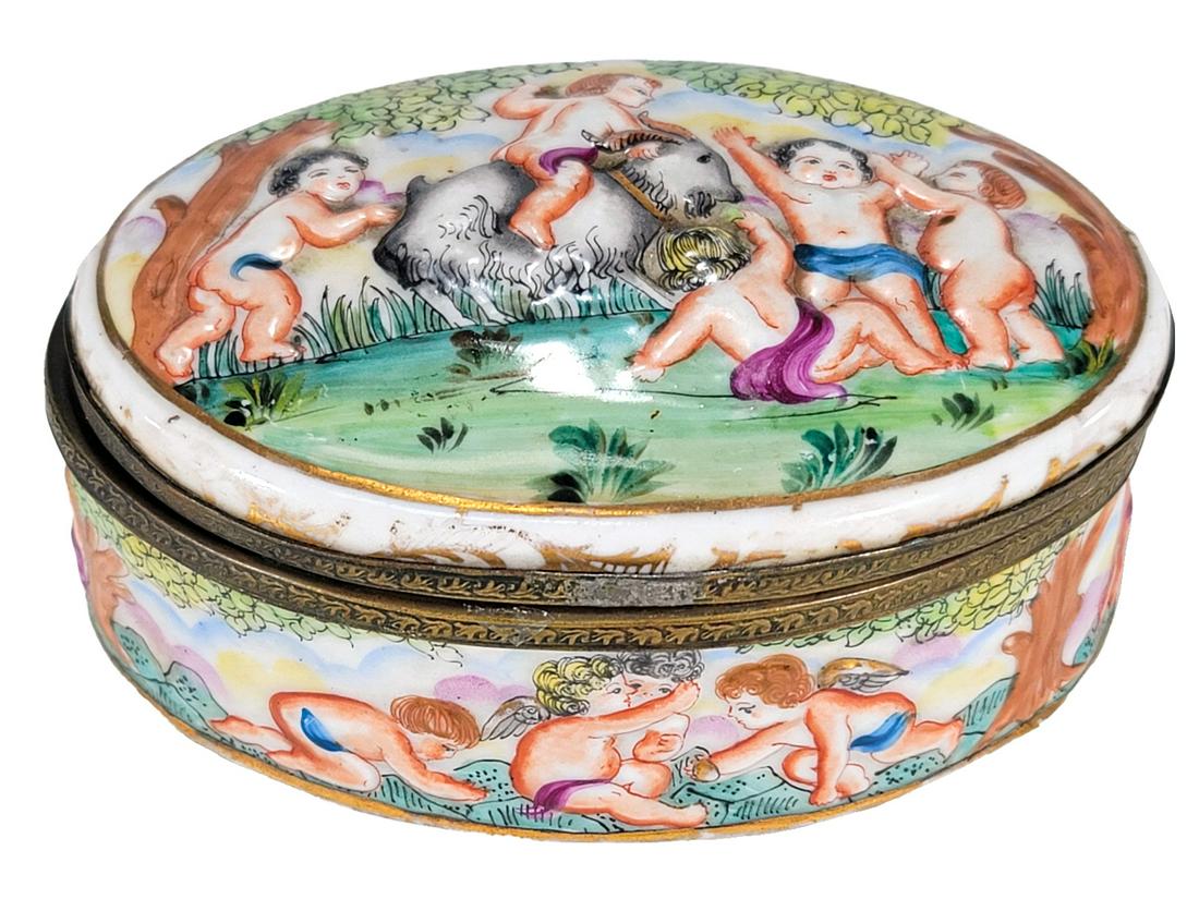 Capodimonti, Italy Porcelain Box: Capodimonti, Italy Porcelain Box. 2 x 4 5/8 x 3 1/4 in. TO SHIP THIS ITEM IN USA OR INTERNATIONAL, PLEASE CONTACT THE SHIPPERS : 1) UPS store1937- David Reiser -754-263-0780, auctions1937@gmail.com, 2
