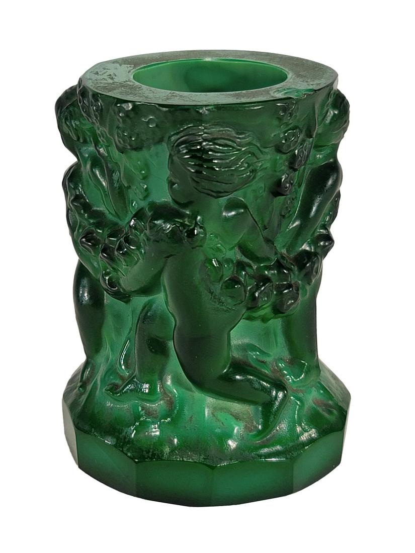 Vintage Malachite Green Glass Vase: Vintage Malachite Green Glass Vase. 3 1/8 x 2 3/8 in. TO SHIP THIS ITEM IN USA OR INTERNATIONAL, PLEASE CONTACT THE SHIPPERS : 1) UPS store1937- David Reiser -754-263-0780, auctions1937@gmail.com, 2)