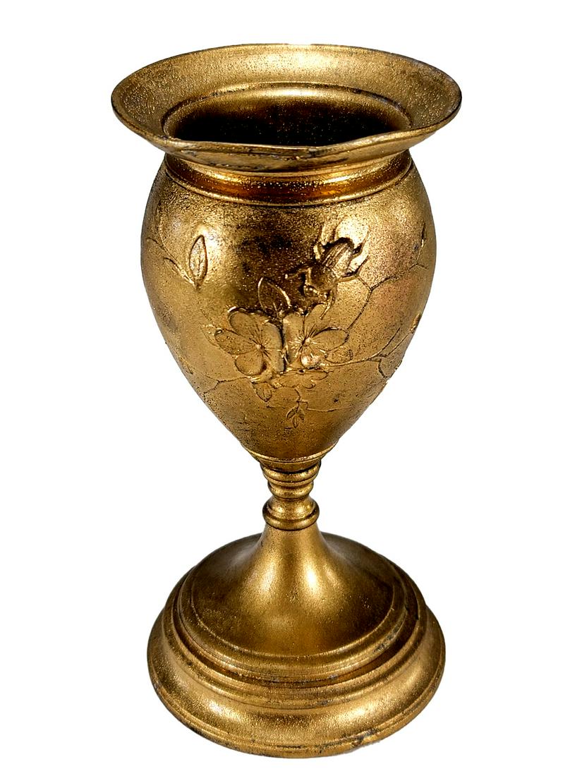 Antique Gilt Spelter Goblet: Antique Gilt Spelter Goblet. 6 3/8 x 3 1/4 in. TO SHIP THIS ITEM IN USA OR INTERNATIONAL, PLEASE CONTACT THE SHIPPERS : 1) UPS store1937- David Reiser -754-263-0780, auctions1937@gmail.com, 2) Pakmail