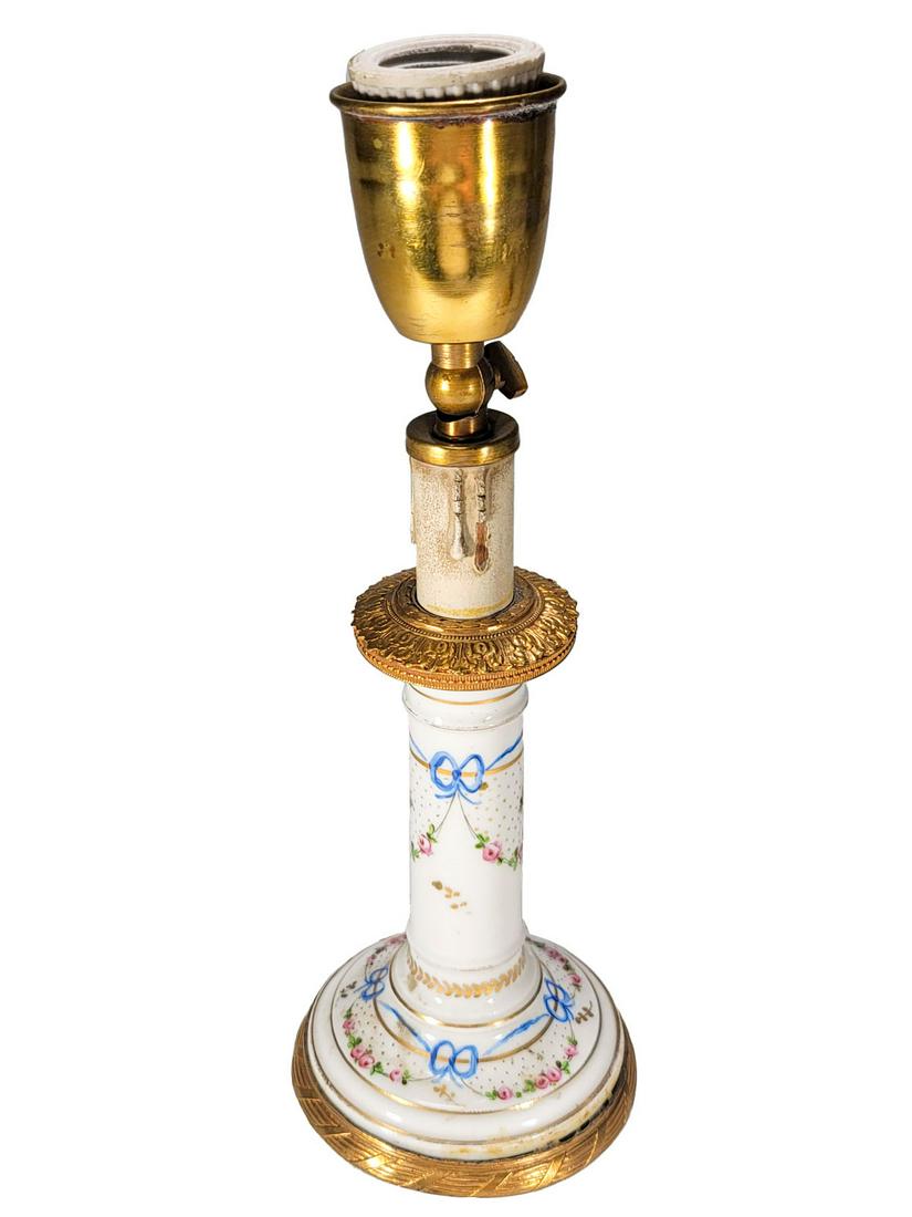 Antique French Bronze & Porcelain Lamp: Antique French Bronze & Porcelain Lamp. 11 1/4 x 4 in. TO SHIP THIS ITEM IN USA OR INTERNATIONAL, PLEASE CONTACT THE SHIPPERS : 1) UPS store1937- David Reiser -754-263-0780, auctions1937@gmail.com, 2)