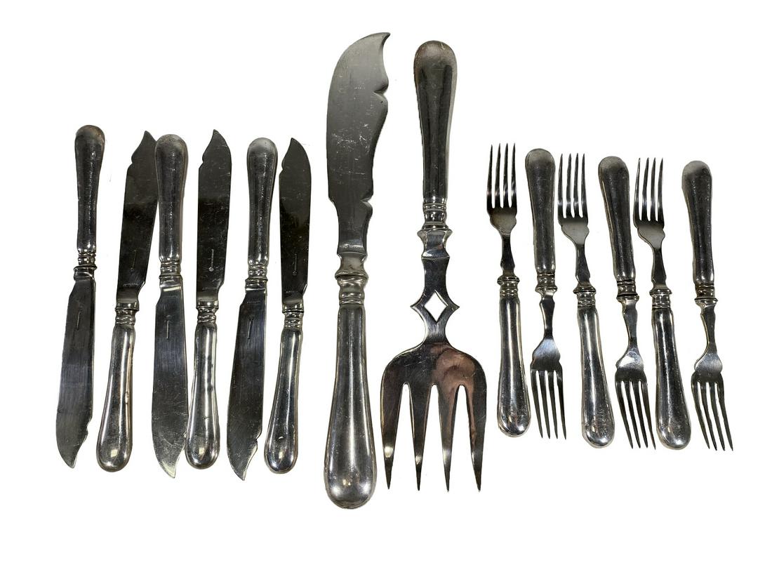 English Hutton & Sons, Sheffield Set of 14 Silverplate Pieces (1 of 7)