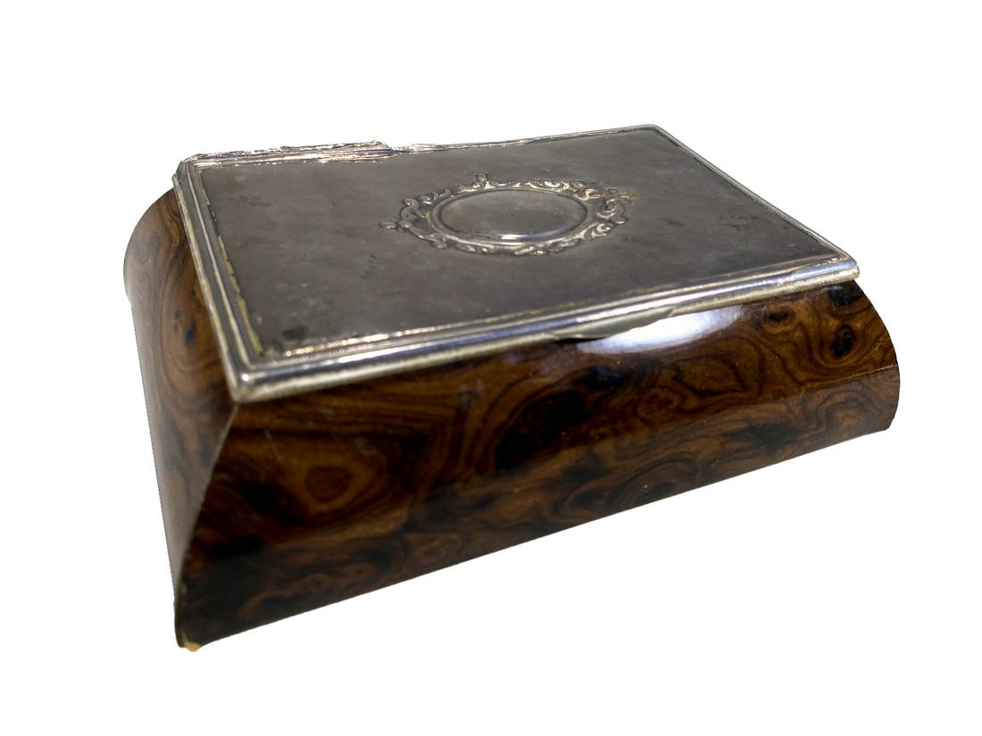 Antique Italian Sterling 925 & Wood Box: Antique Italian Sterling 925 & Wood Box. 1 3/4 x 6 x 4 1/8 in. TO SHIP THIS ITEM IN USA OR INTERNATIONAL, PLEASE CONTACT THE SHIPPERS : 1) UPS store1937- David Reiser -754-263-0780, auctions1937@gmail
