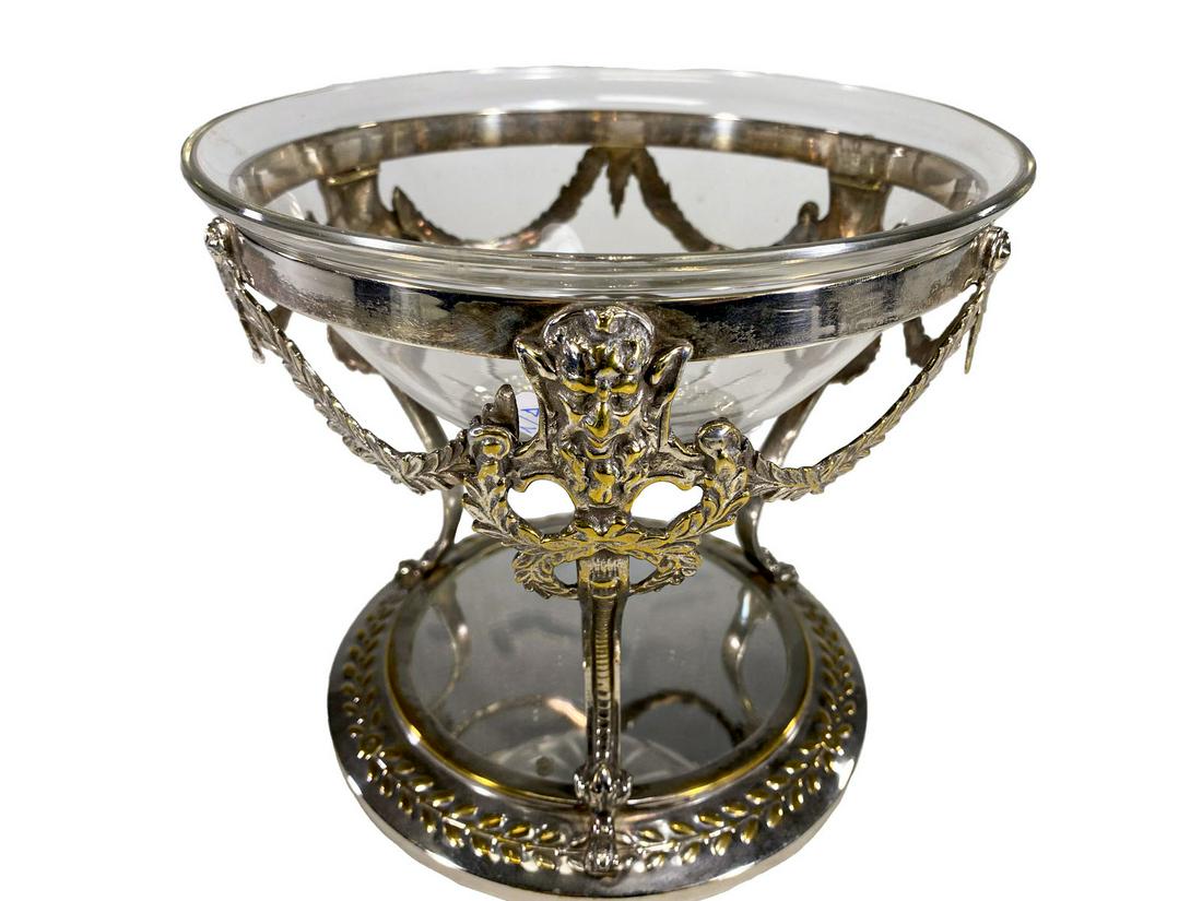Vintage Silverplate & Glass Fruits Stand: Vintage Silverplate & Glass Fruits Stand. 7 1/8 x 8 in. TO SHIP THIS ITEM IN USA OR INTERNATIONAL, PLEASE CONTACT THE SHIPPERS : 1) UPS store1937- David Reiser -754-263-0780, auctions1937@gmail.com, 2