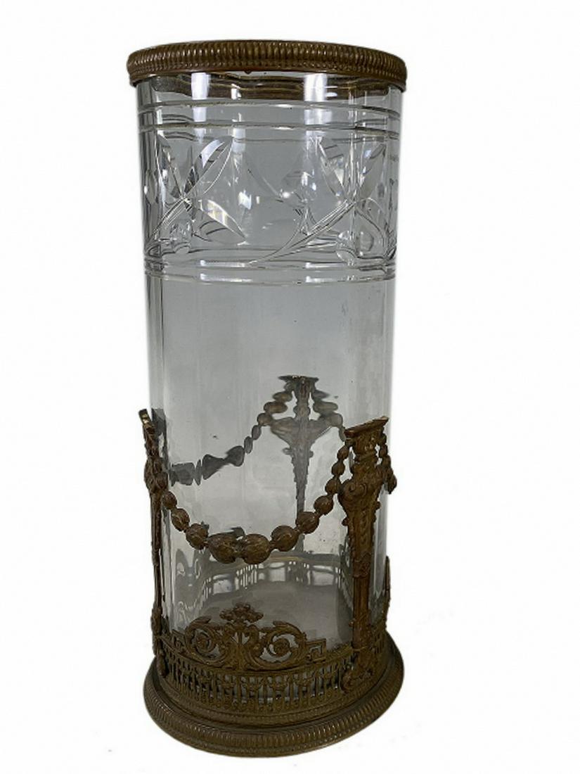 Antique French glass & bronze vase: Antique French glass & bronze vase. 8 1/4 H x 3 5/8 W. TO SHIP THIS ITEM IN USA OR INTERNATIONAL, PLEASE CONTACT THE SHIPPERS : 1) UPS store1937- David Reiser -754-263-0780, auctions1937@gmail.com, 2)