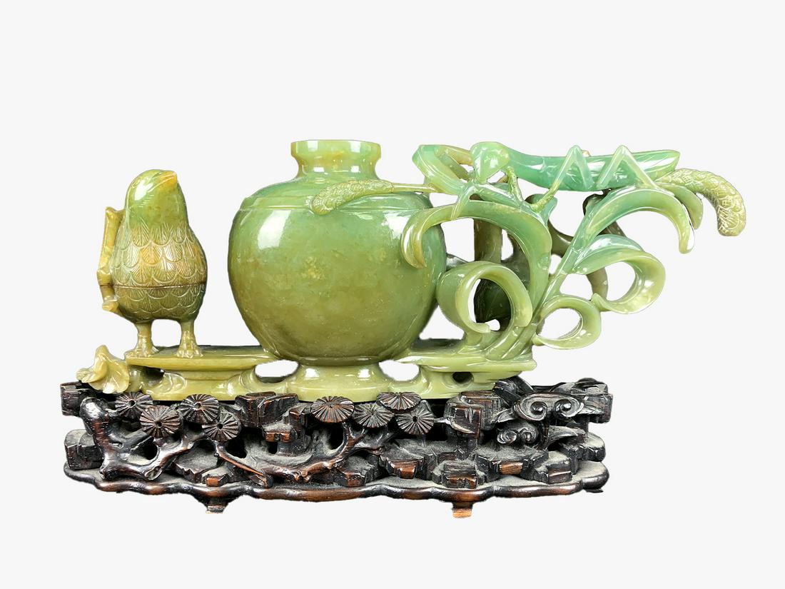 Chinese carved Jadeite Sculpture (1 of 9)