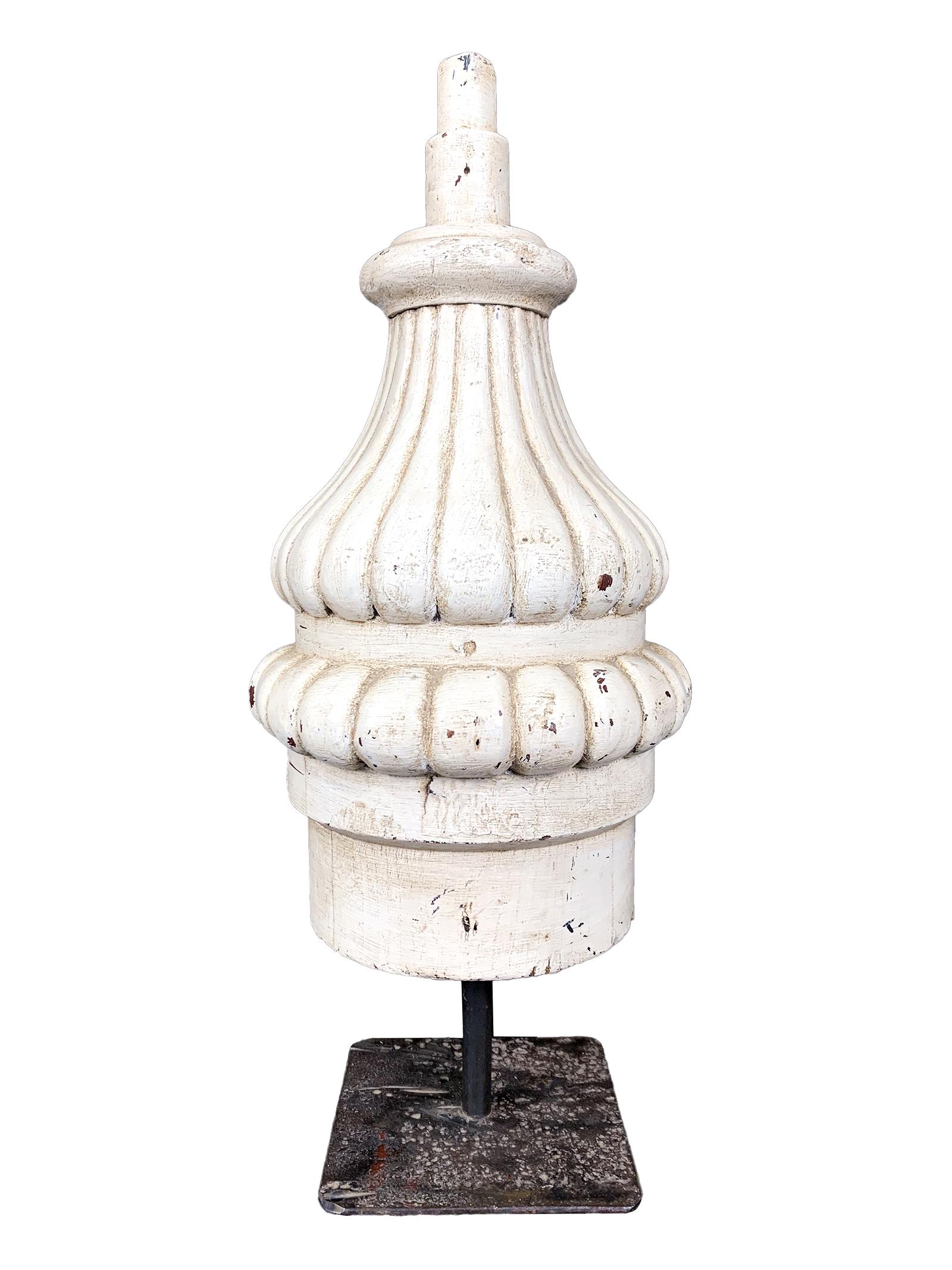 Antique painted wood ornament with an iron stand: Antique painted wood ornament with an iron stand. 19 x 8 x 5 1/2 in. TO SHIP THIS ITEM IN USA OR INTERNATIONAL, PLEASE CONTACT THE SHIPPERS : 1) UPS store1937- David Reiser -754-263-0780, auctions1937