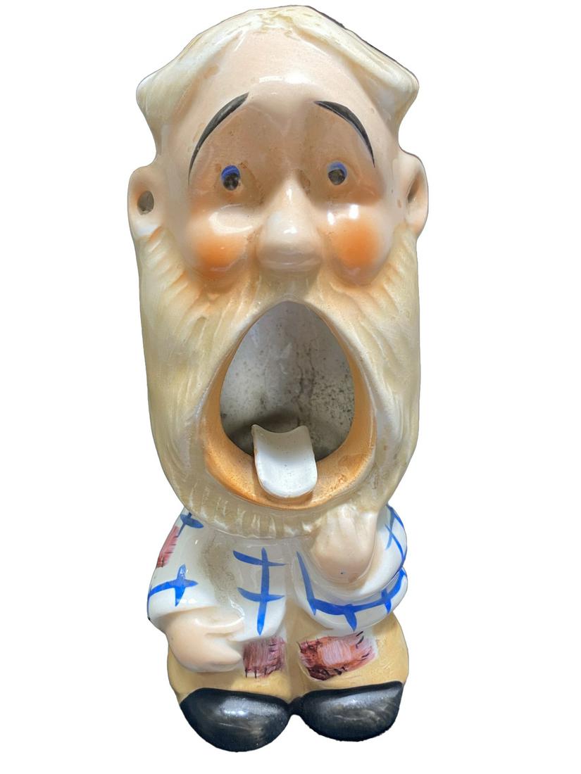 Mid Century porcelain ashtray: Mid Century porcelain ashtray. 5 1/4 x 2 1/8 x 1 7/8 in. TO SHIP THIS ITEM IN USA OR INTERNATIONAL, PLEASE CONTACT THE SHIPPERS : 1) UPS store1937- David Reiser -754-263-0780, auctions1937@gmail.com, 