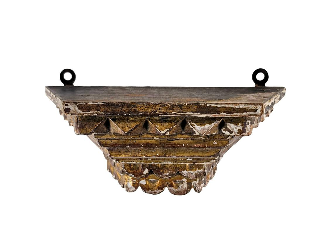 Antique Gilt Wood Bracket: Antique Gilt Wood Bracket. 4 3/8 x 11 1/2 x 5 7/8 in. TO SHIP THIS ITEM IN USA OR INTERNATIONAL, PLEASE CONTACT THE SHIPPERS : 1) UPS store1937- David Reiser -754-263-0780, auctions1937@gmail.com, 2) 