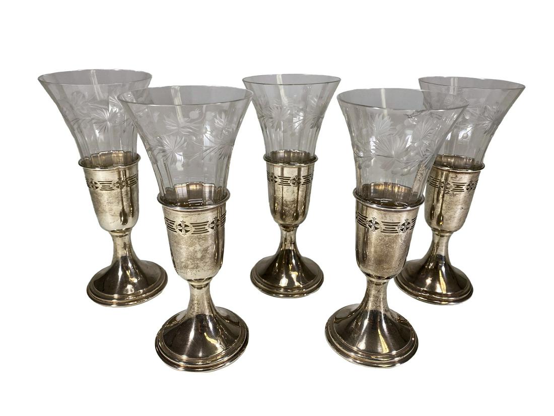 Antique Sterling & glass set of 5 goblets: Antique Sterling & glass set of 5 goblets. 6 3/8 x 2 3/4 in. Weight: 227 grams. TO SHIP THIS ITEM IN USA OR INTERNATIONAL, PLEASE CONTACT THE SHIPPERS : 1) UPS store1937- David Reiser -754-263-0780, a