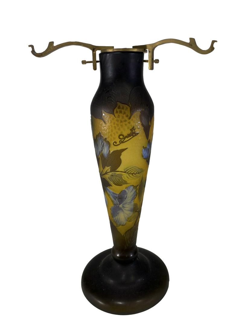 Signed Galle Cameo Glass Lamp Base: Signed Galle Cameo Glass Lamp Base. 14 1/2 x 5 7/8 in. Frame: 9 1/2 in diameter x 1 3/4 in. TO SHIP THIS ITEM IN USA OR INTERNATIONAL, PLEASE CONTACT THE SHIPPERS : 1) UPS store1937- David Reiser -754