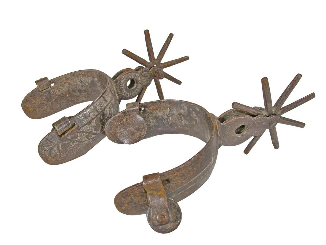 2 antiques cast iron spurs (1 of 6)