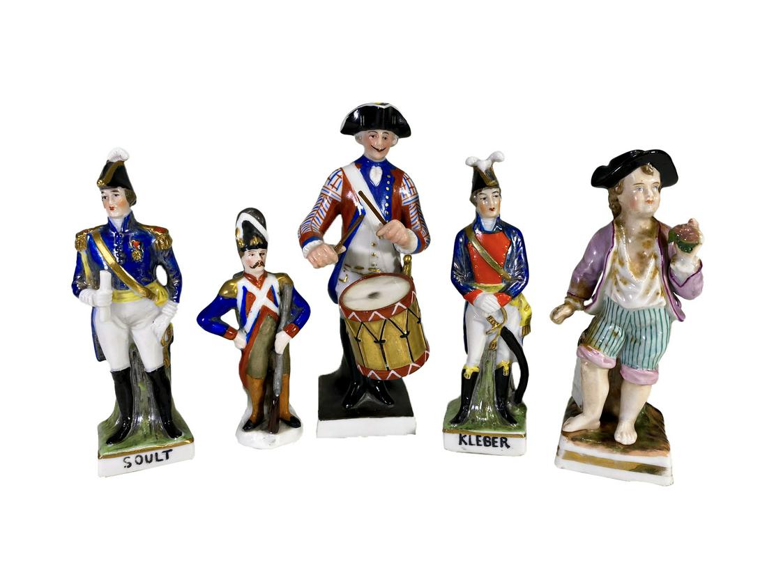 Ludwigsburg set of 5 Porcelain Statues: Ludwigsburg set of 5 Porcelain Statues. 4 3/4 in the bigger and 3 3/8 in the smaller. TO SHIP THIS ITEM IN USA OR INTERNATIONAL, PLEASE CONTACT THE SHIPPERS : 1) UPS store1937- David Reiser -754-263-0