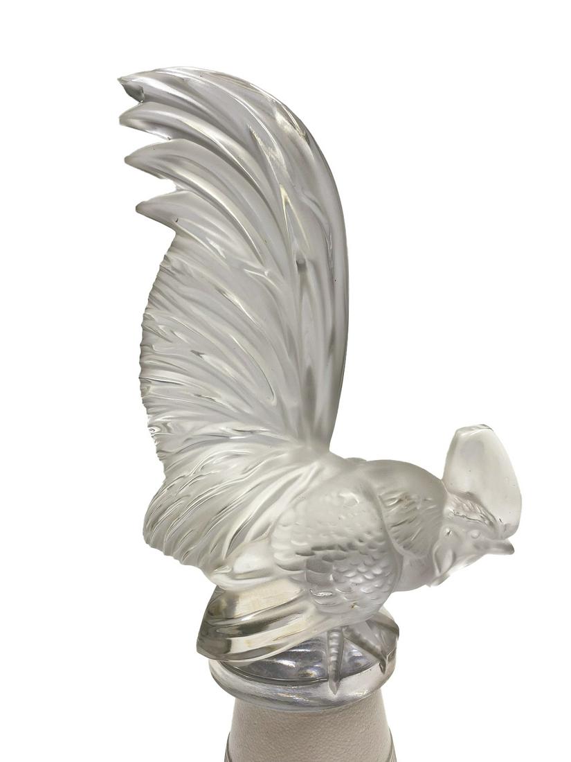 Lalique, France Rooster Glass Sculpture: Lalique, France Rooster Glass Sculpture. 8 1/4 x 5 x 2 5/8 in. TO SHIP THIS ITEM IN USA OR INTERNATIONAL, PLEASE CONTACT THE SHIPPERS : 1) UPS store1937- David Reiser -754-263-0780, auctions1937@gmail