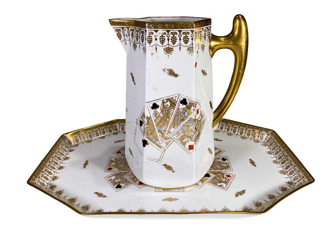 Wedgwood,Poker design Porcelain set: Wedgwood, England Porcelain set. Jug: 7 1/4 x 5 5/8 x 4 1/4 in. Tray: 1 1/8 x 12 1/2 x 8 in.Local Pick up call one day before to make an appointment. TO SHIP THIS ITEM IN USA OR INTERNATIONAL, PLEASE 