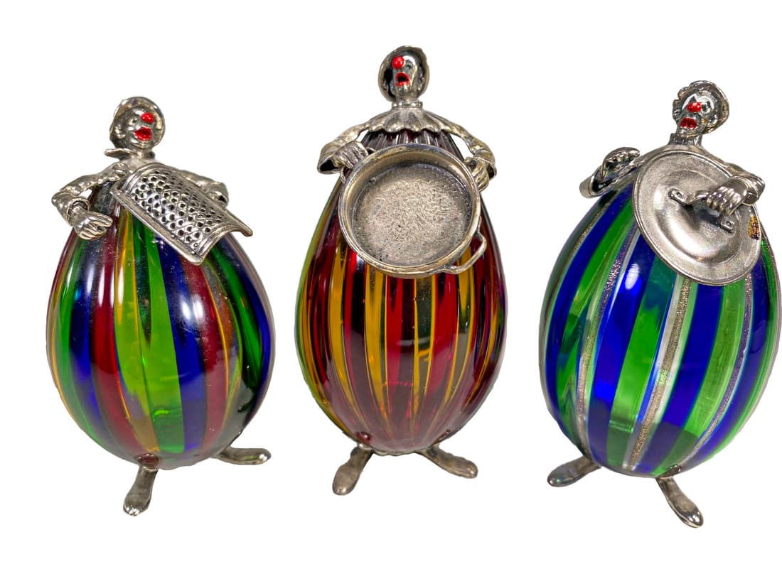 3 Vittorio Angini Murano & 800 Silver clowns: 3 Vittorio Angini Murano & 800 Silver clowns. 3 1/2 x 1 3/4 in.Local Pick up call one day before to make an appointment. TO SHIP THIS ITEM IN USA OR INTERNATIONAL, PLEASE CONTACT THE SHIPPERS : 1) UPS