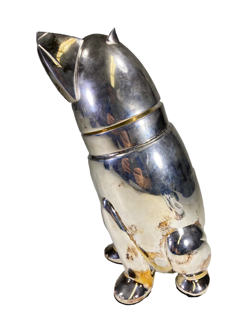 1950 Polar Bear Silverplated Cocktail Shaker: 1950 Polar Bear Silverplated Cocktail Shaker. 10 1/2 x 4 7/8 x 7 in.Local Pick up call one day before to make an appointment. TO SHIP THIS ITEM IN USA OR INTERNATIONAL, PLEASE CONTACT THE SHIPPERS : 1