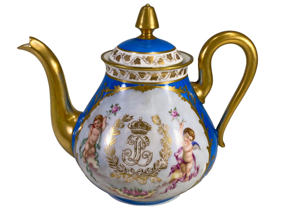 Antique French Sevres Porcelain Teapot: Antique French Sevres Porcelain Teapot. 7 5/8 x 9 x 5 1/2 in.Local Pick up call one day before to make an appointment. TO SHIP THIS ITEM IN USA OR INTERNATIONAL, PLEASE CONTACT THE SHIPPERS : 1) UPS s