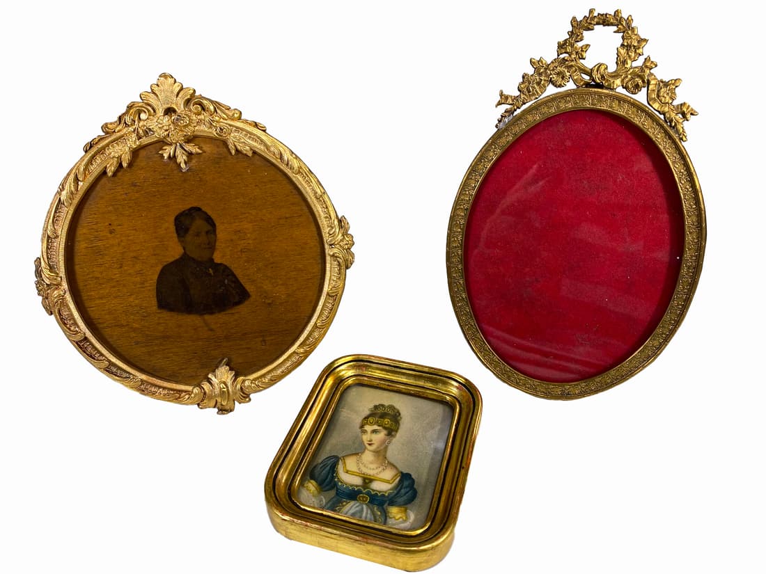 Set of 2 Bronze Picture Frames & 1 Miniature Painting (1 of 5)