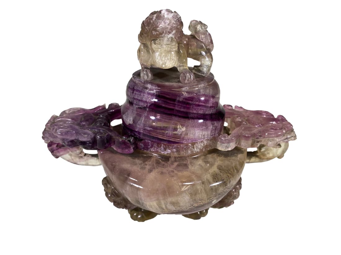 Antique Chinese Carved Amethyst Bottle: Antique Chinese Carved Amethyst Bottle. 4 7/8 x 5 1/2 x 3 1/8 in.Local Pick up call one day before to make an appointment. TO SHIP THIS ITEM IN USA OR INTERNATIONAL, PLEASE CONTACT THE SHIPPERS : 1) U