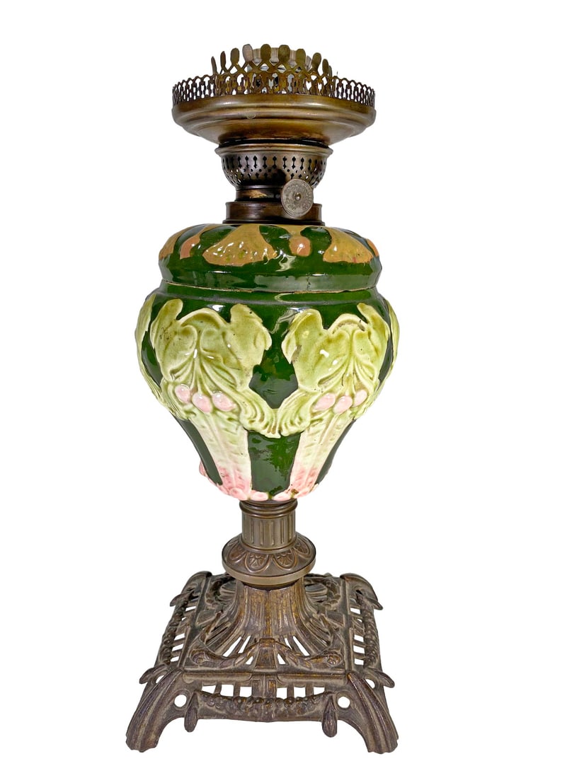 Kosmos Rundbrenner Brass & porcelain Oil Lamp: Kosmos Rundbrenner Brass & porcelain Oil Lamp. 15 5/8 x 6 1/4 in.Local Pick up call one day before to make an appointment. TO SHIP THIS ITEM IN USA OR INTERNATIONAL, PLEASE CONTACT THE SHIPPERS : 1) U