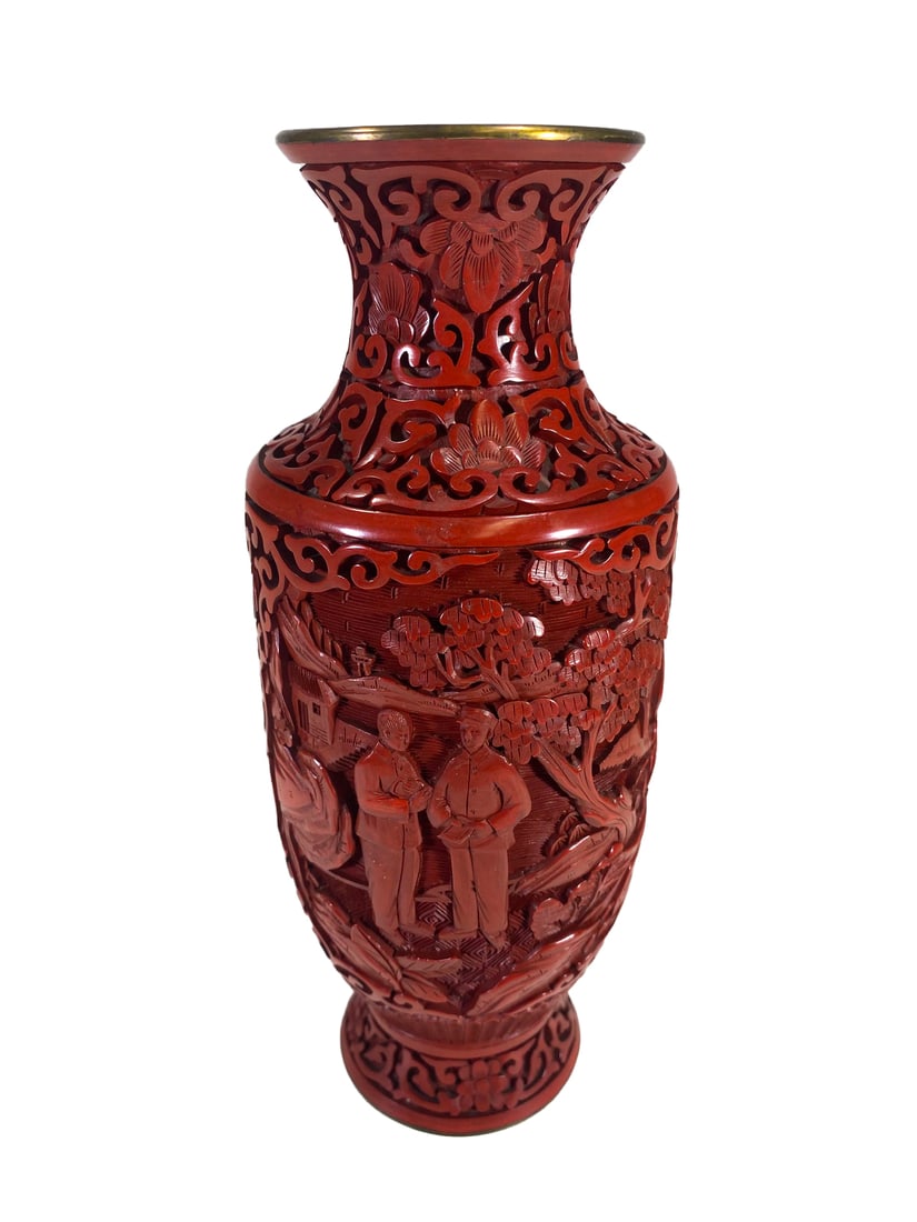 Chinese Cinnabar vase: Chinese Cinnabar vase. 8 x 3 in.Local Pick up call one day before to make an appointment. TO SHIP THIS ITEM IN USA OR INTERNATIONAL, PLEASE CONTACT THE SHIPPERS : 1) UPS store1937- David Reiser -754-2