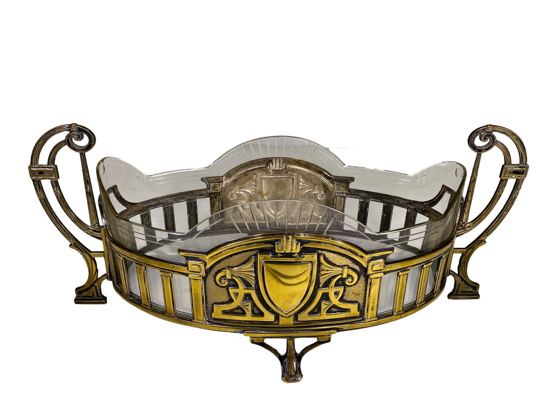 Antique French Gilt Bronze & Glass Centerpiece: Antique French Gilt Bronze & Glass Centerpiece. 7 x 16 1/2 x 7 1/2 in.Local Pick up call one day before to make an appointment. TO SHIP THIS ITEM IN USA OR INTERNATIONAL, PLEASE CONTACT THE SHIPPERS :