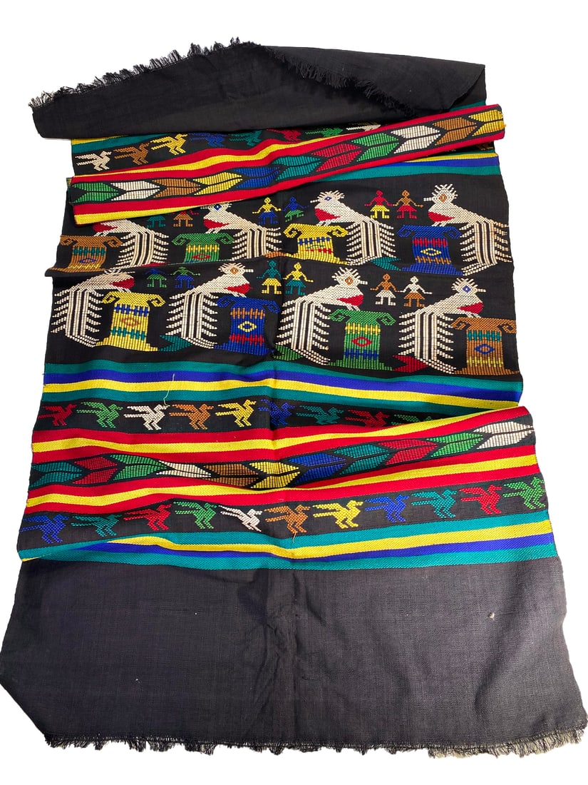 American Native Needlepoint Textil: American Native Needlepoint Textil. 49 x 23 1/2 in.Local Pick up call one day before to make an appointment. TO SHIP THIS ITEM IN USA OR INTERNATIONAL, PLEASE CONTACT THE SHIPPERS : 1) UPS store1937-